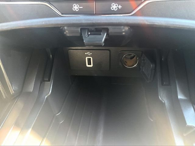 Used 2018 Red Ford XLT image 28
