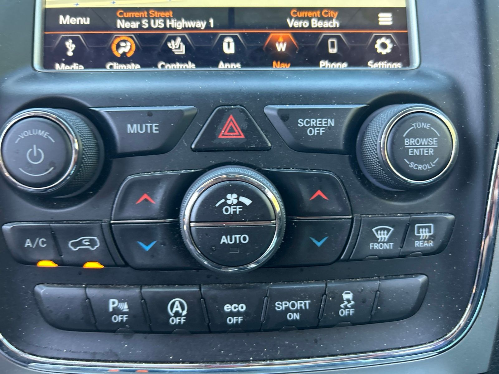 Used 2018 Black Jeep Altitude image 31