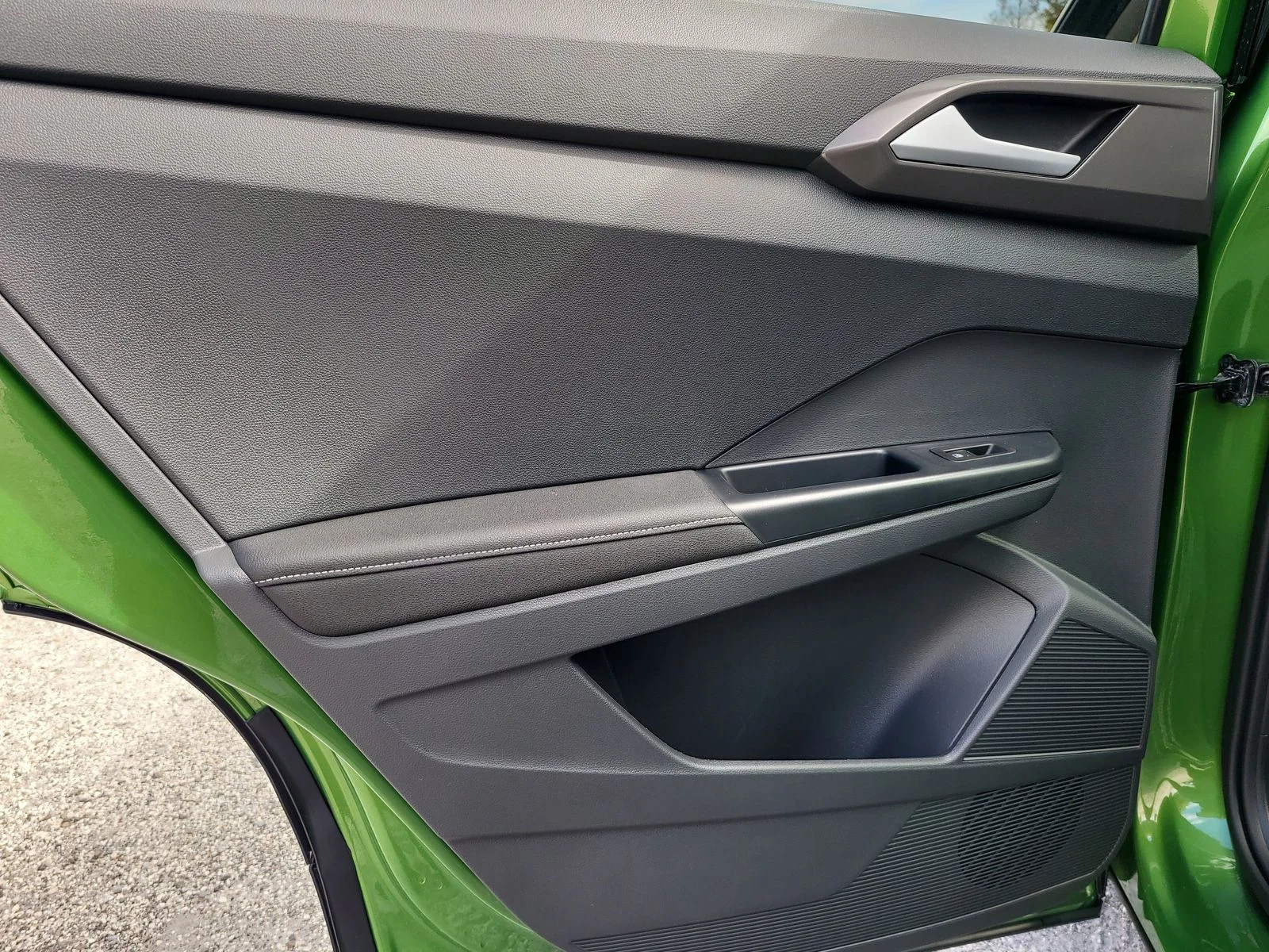 New 2026 Bright Moss Green W/Deep Black Roof Volkswagen 1.5T SE Black image 11