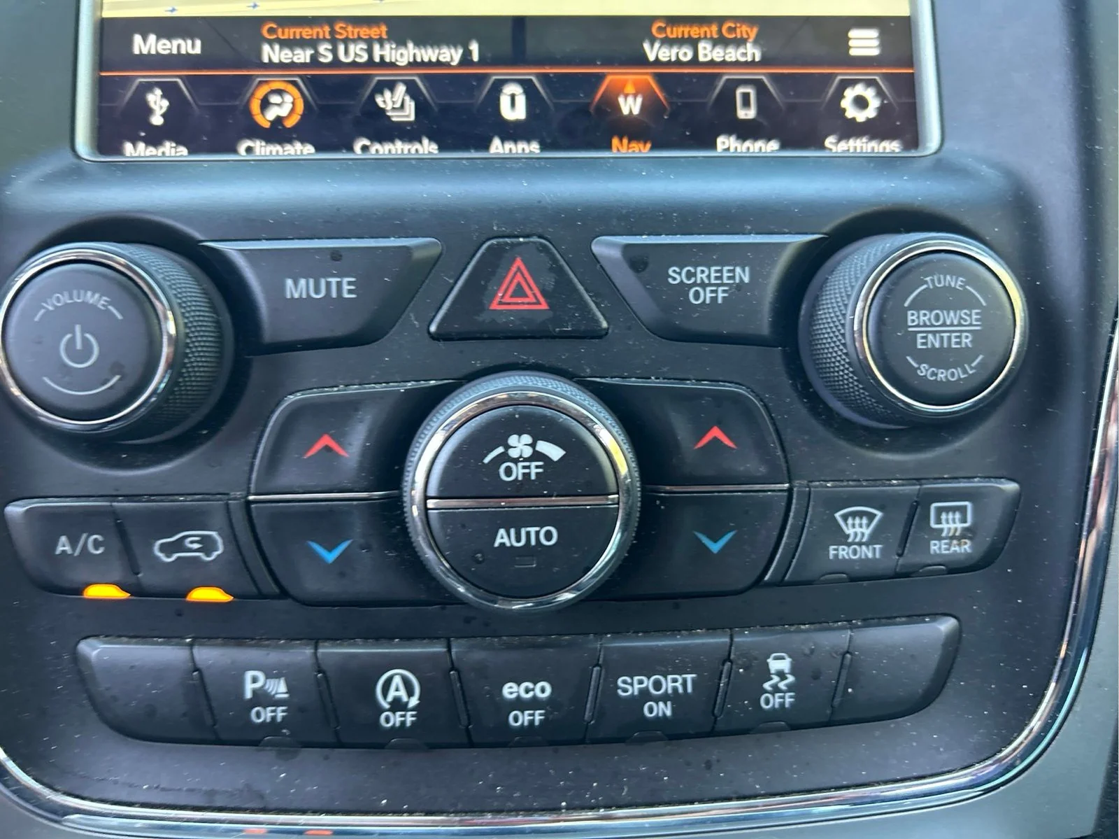 Used 2018 Diamond Black Jeep Altitude image 31