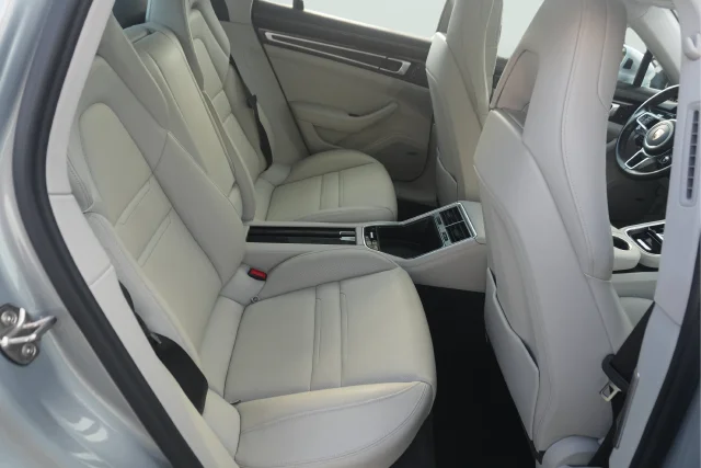 Used 2020 Silver Porsche 4 image 24