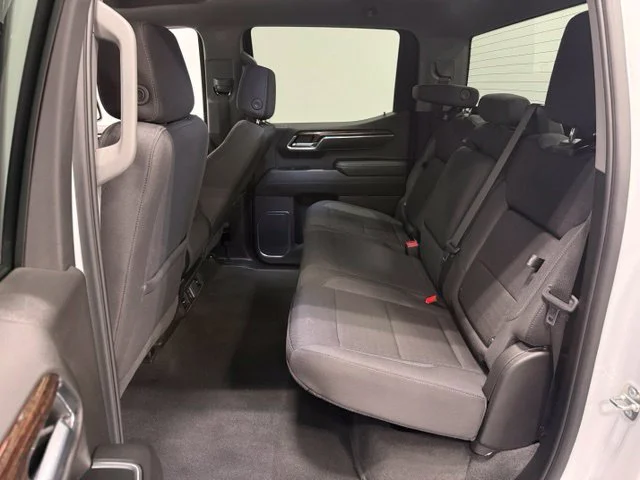 Used 2024 White GMC Elevation image 30