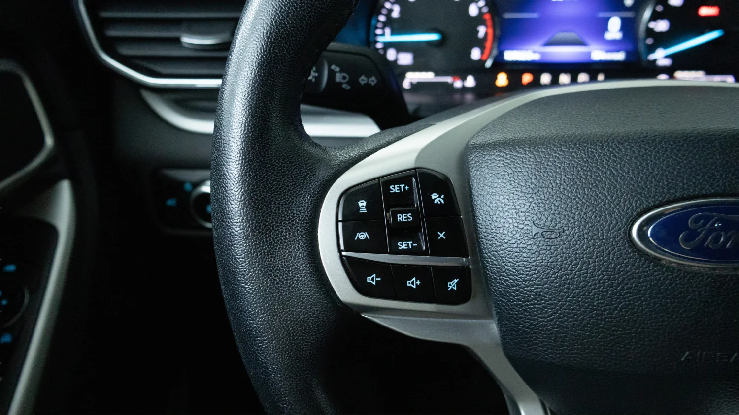 Used 2023 Silver Ford XLT image 18