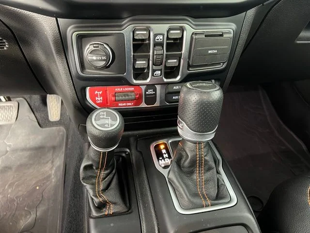 Used 2023 White Jeep Mojave image 33