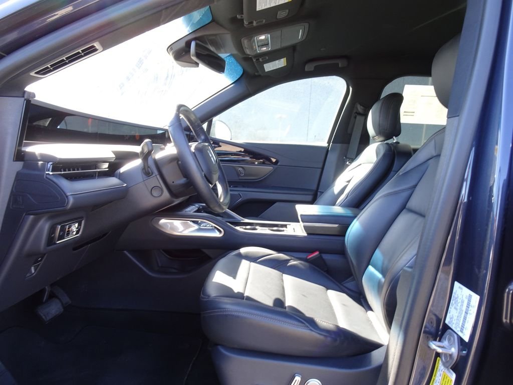 Used 2024 Blue Lincoln Premiere image 9