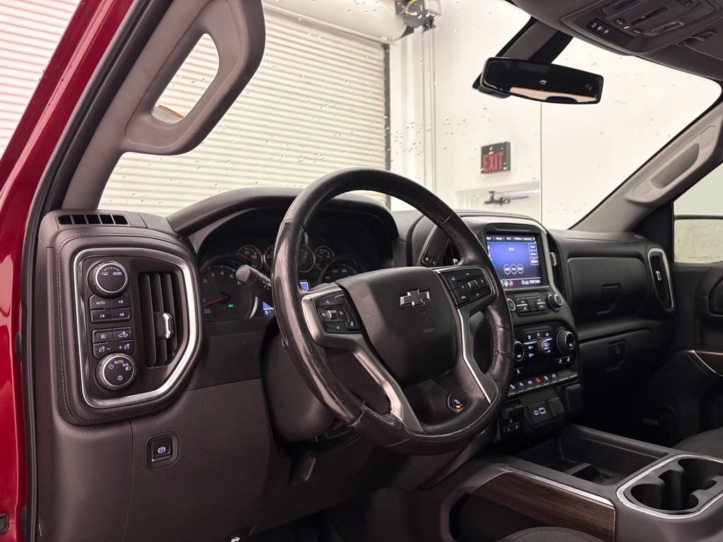 Used 2020 CAJUN RED TINTCOAT Chevrolet RST image 3