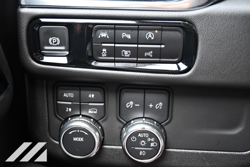 Used 2025 Sterling Metallic GMC Denali image 15