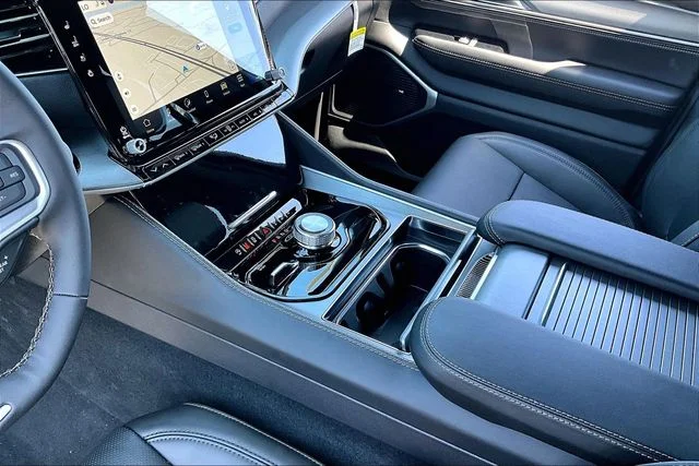 New 2026 Jeep Grand Wagoneer 4D Sport Utility