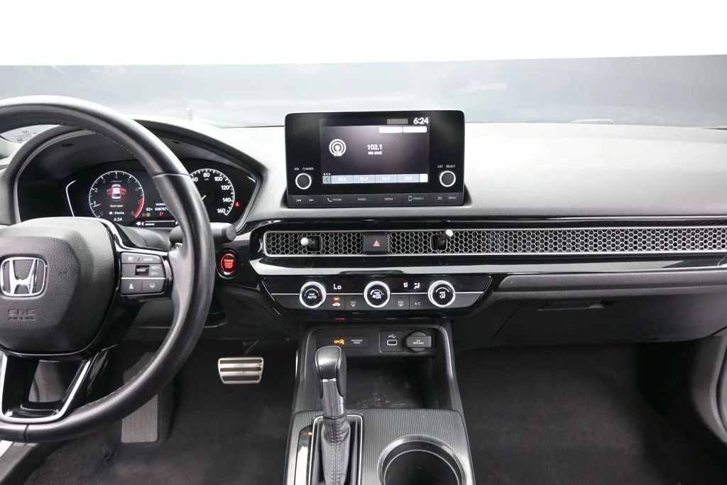 Used 2024  Honda Sport image 15