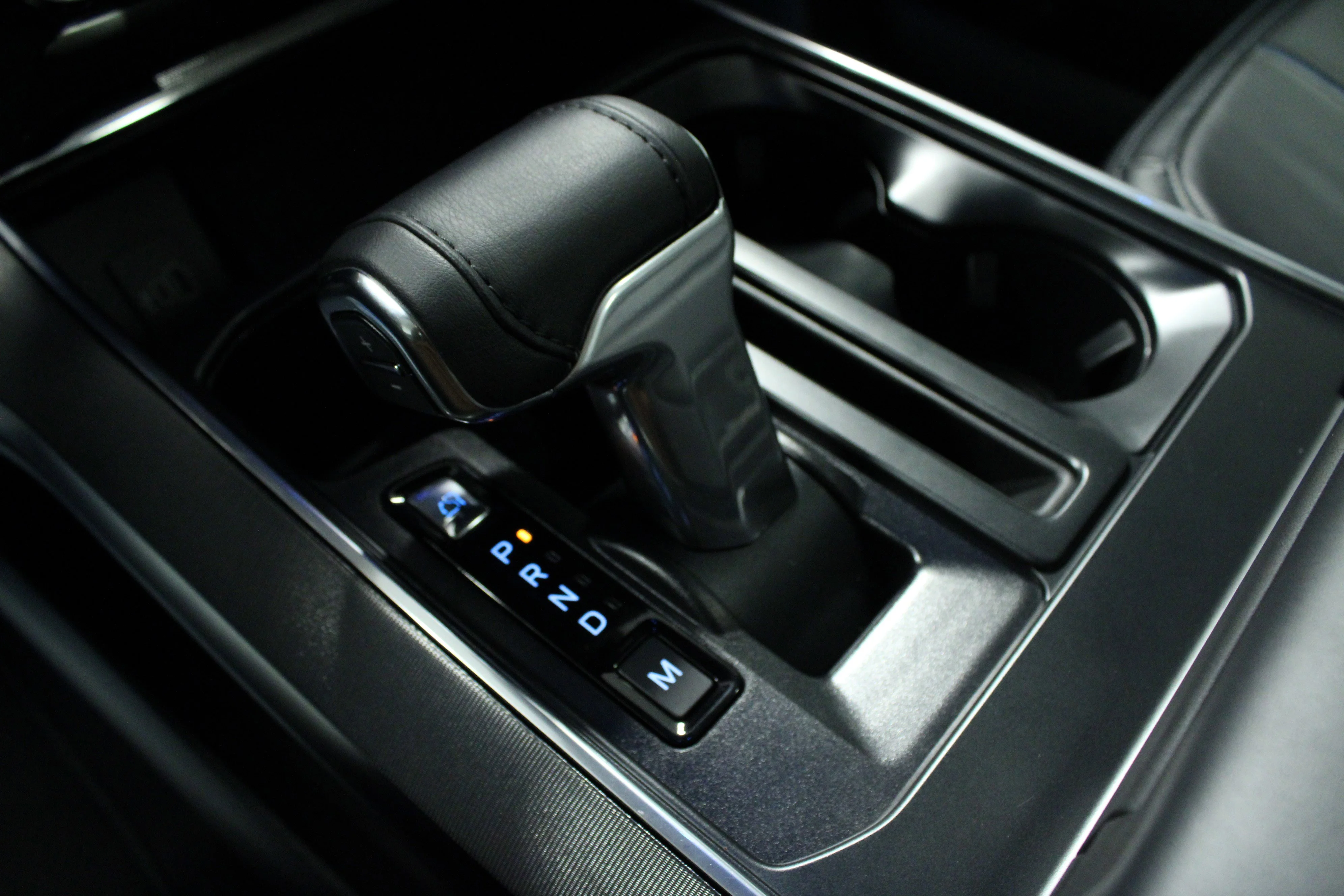 Used 2025 Agate Black Metallic Ford Platinum image 25
