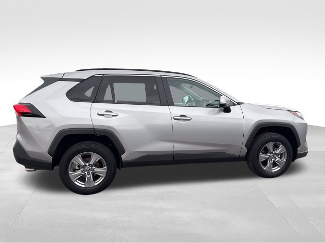 Used 2022 Silver Toyota XLE image 6