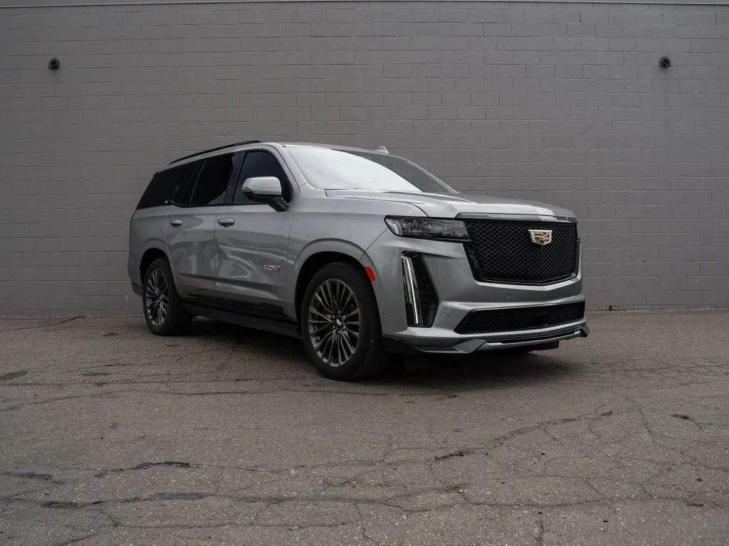 Used 2023 Silver Cadillac V-Series image 9