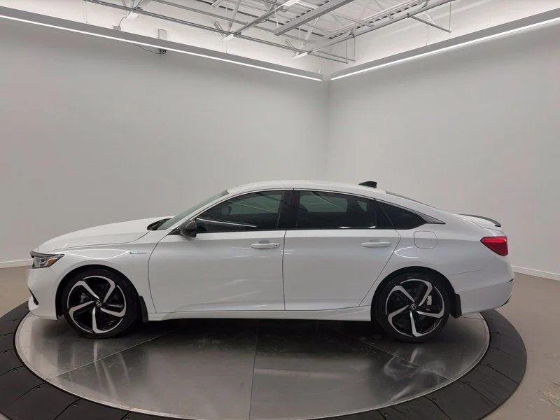 Used 2022  Honda Sport image 6