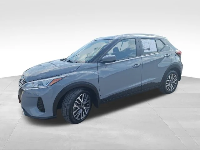 Used 2024 Gray Nissan SV image 4