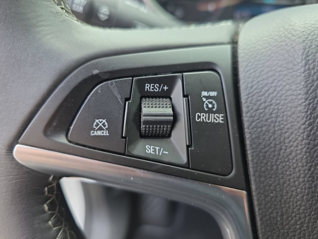 Certified Used 2022 Summit White Buick Preferred image 18