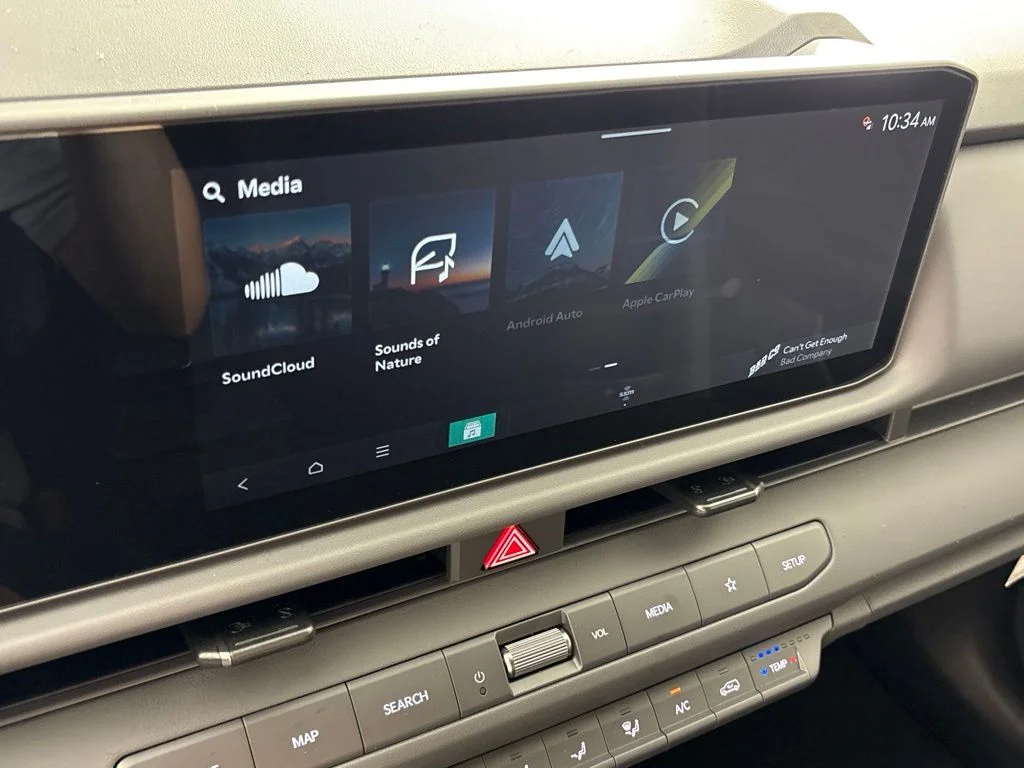 New 2027 Snow White Pearl / Black Roof Kia X-Line image 35