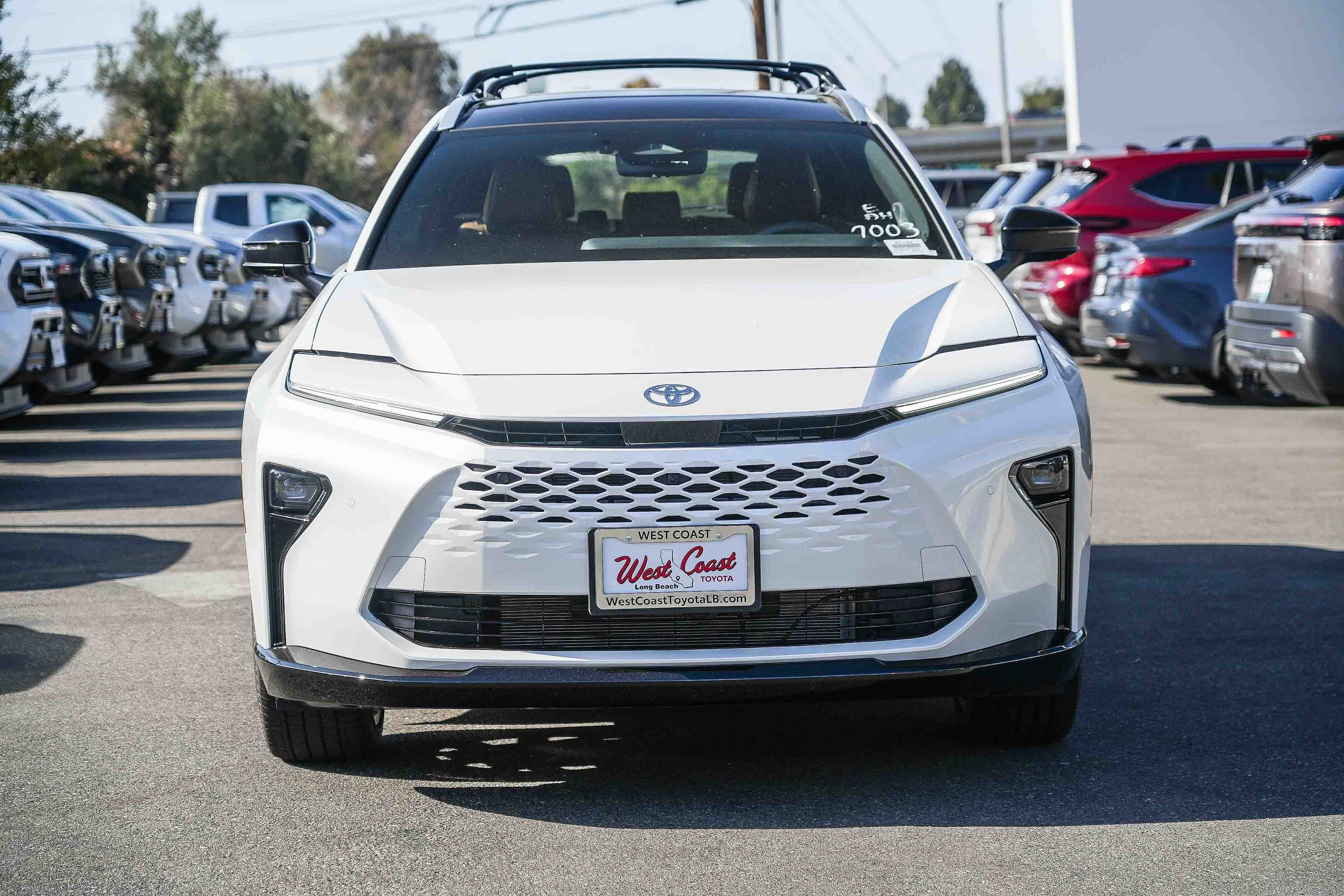 New 2026 Oxygen White <sup>1</sup> Toyota  Limited image 4
