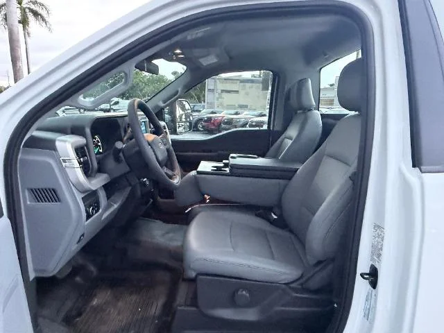New 2027 Oxford White Ford F-250® XL image 25