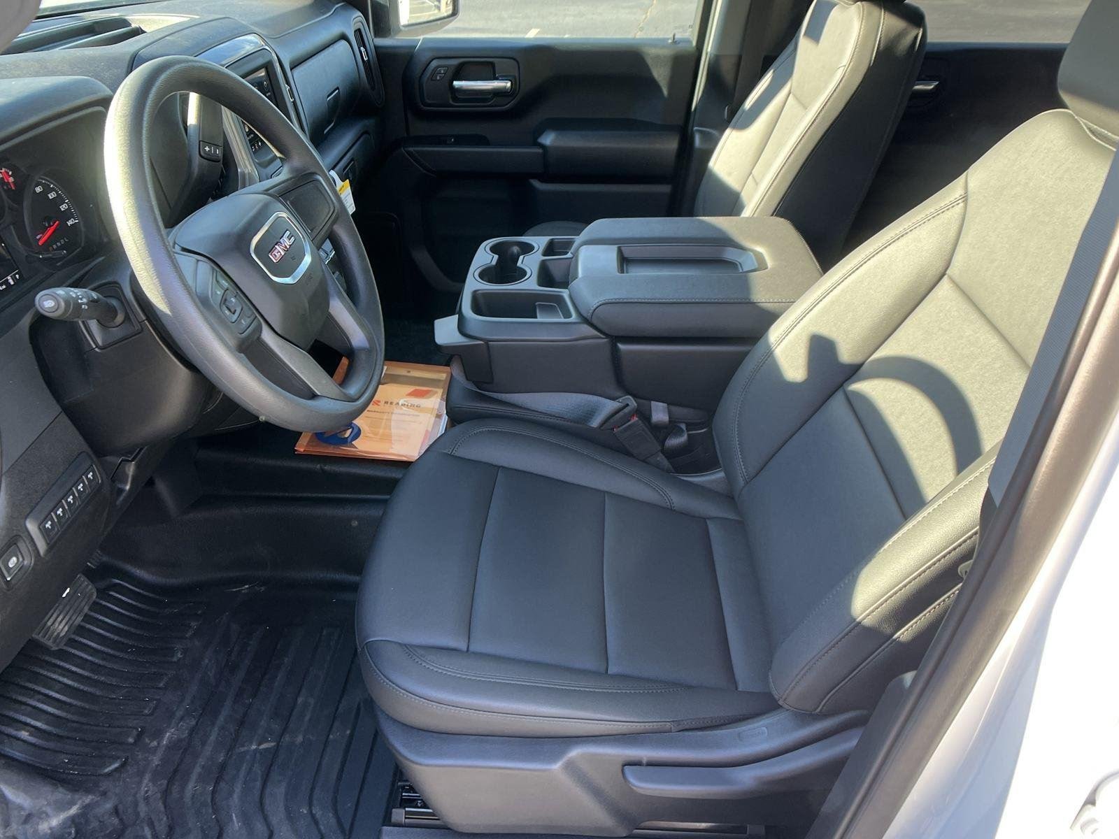 2025 GMC Sierra 3500 Chassis Cab Pro - Photo 9