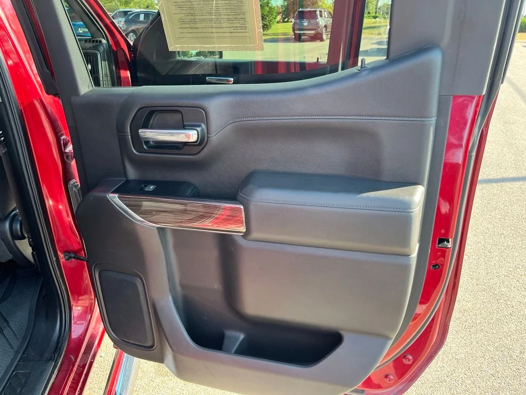 Used 2019 Red Chevrolet LT image 11