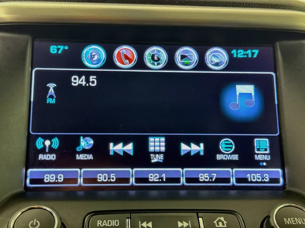Used 2019 Smokey Quartz Metallic GMC SLT-1 image 17