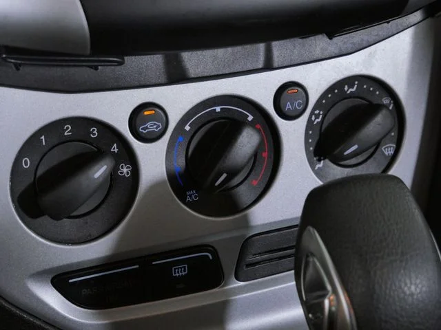 Used 2013  Ford SE image 31