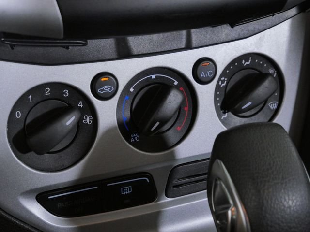 Used 2013  Ford SE image 31
