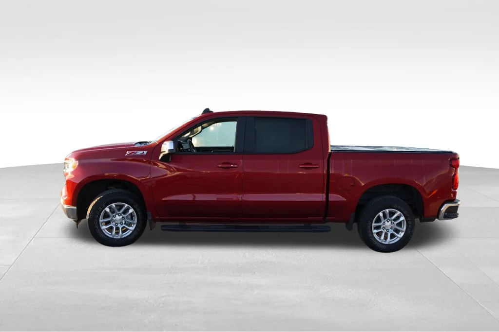 Used 2022 Cherry Red Tintcoat Chevrolet LT image 9