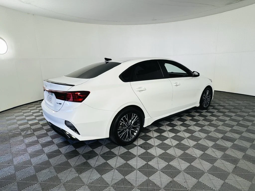 Used 2023 White Kia GT-Line image 28