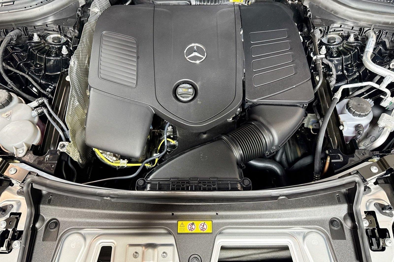 New 2026 Black Mercedes-Benz GLC 300 image 27