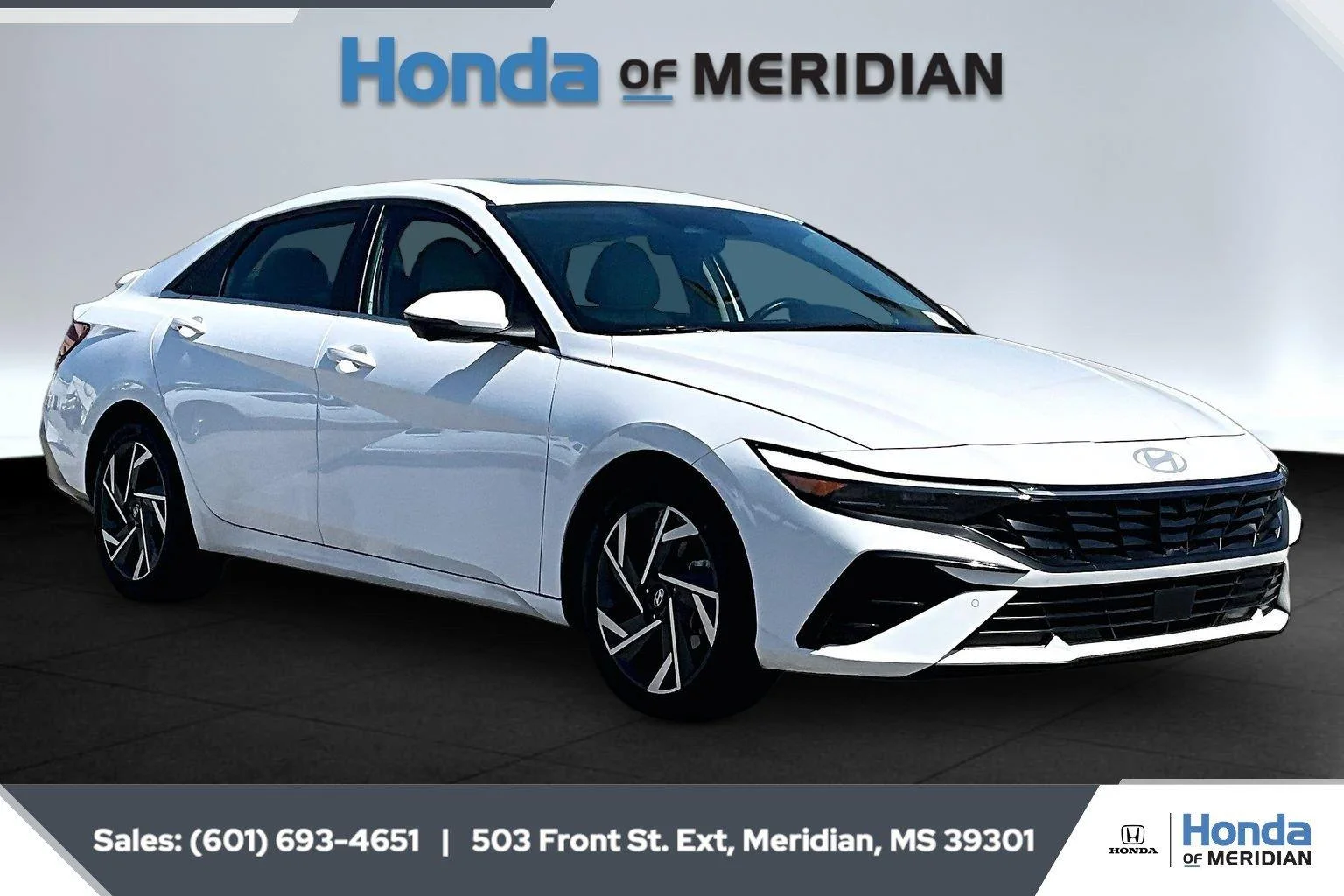 Used 2024 Serenity White Hyundai Limited image 1