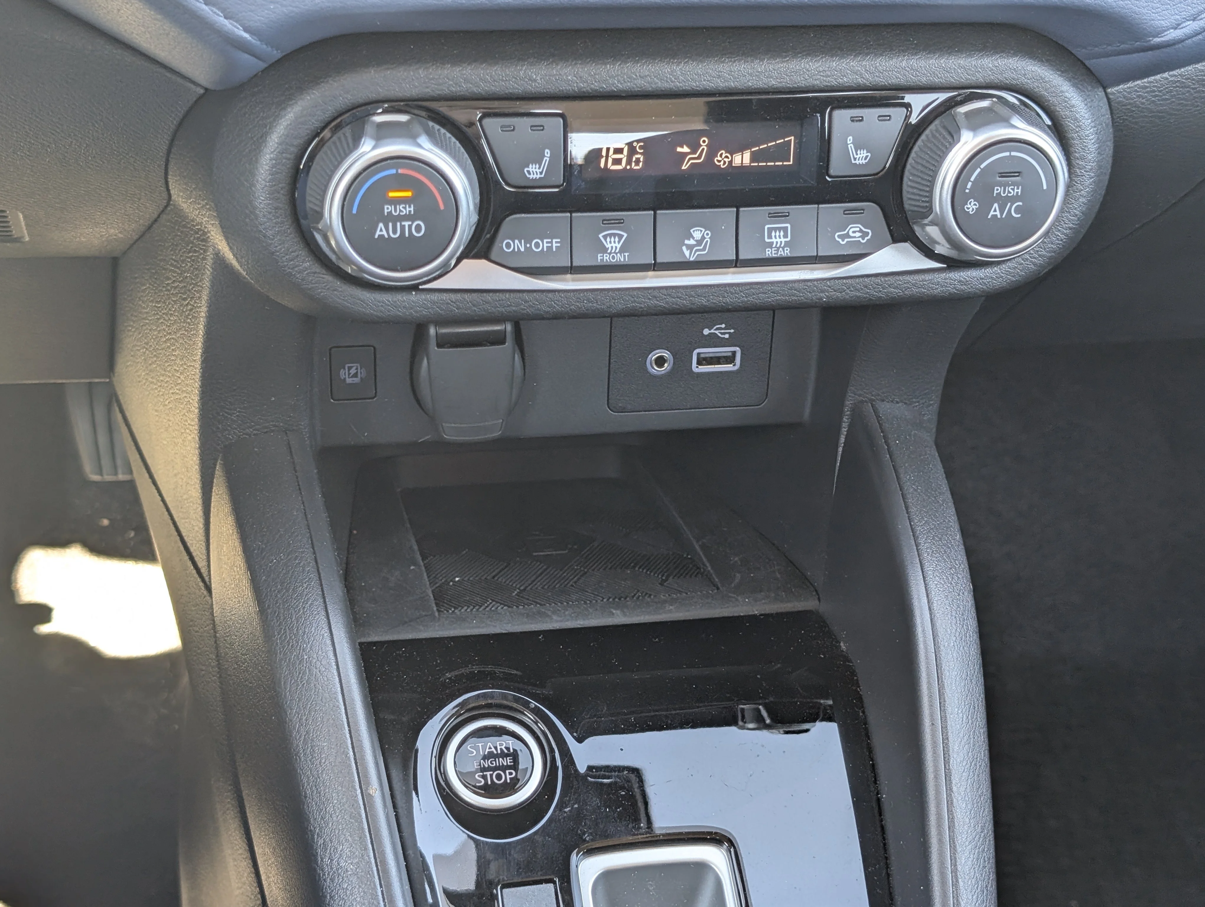Used 2024 Gray Nissan SV image 29