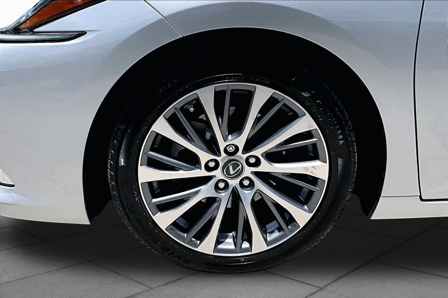 Used 2020 Silver Lining Metallic Lexus  image 11
