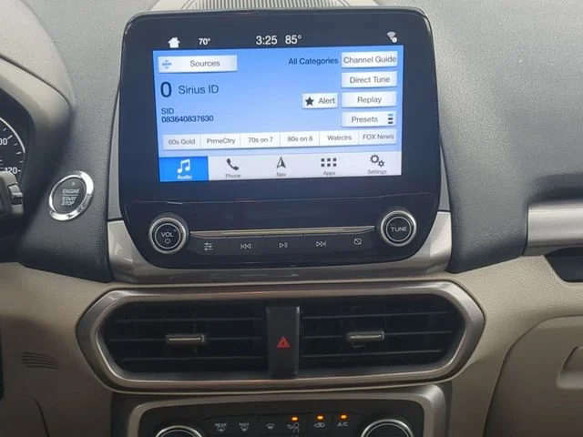 Used 2019 Blue Candy Ford SE image 18