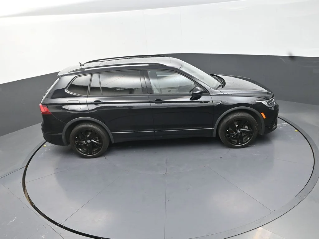Used 2024 Black Volkswagen 2.0T SE R-Line Black image 20