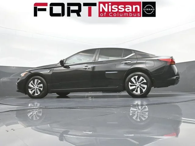 Used 2020 Black Nissan 2.5 S image 31