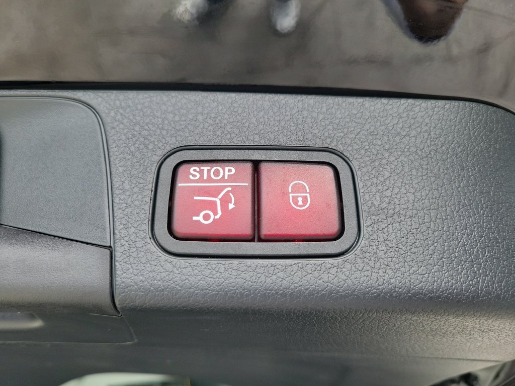 Certified Used 2026 Black Mercedes-Benz GLB 250 image 10