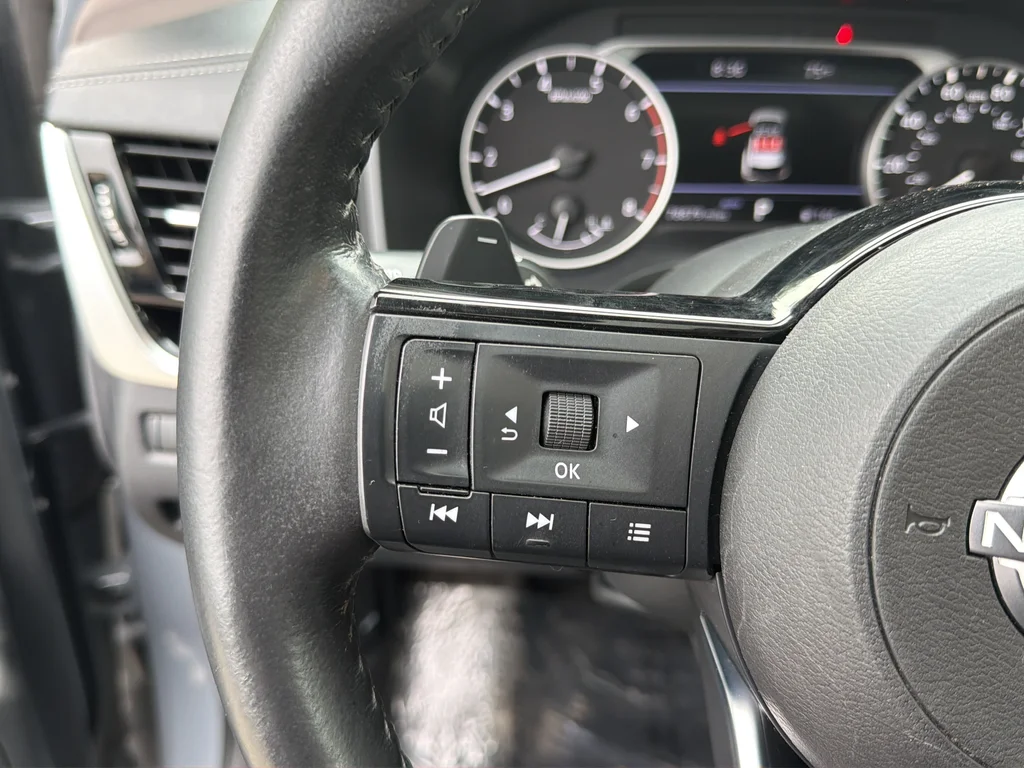 Used 2023 Gray Nissan SL image 15