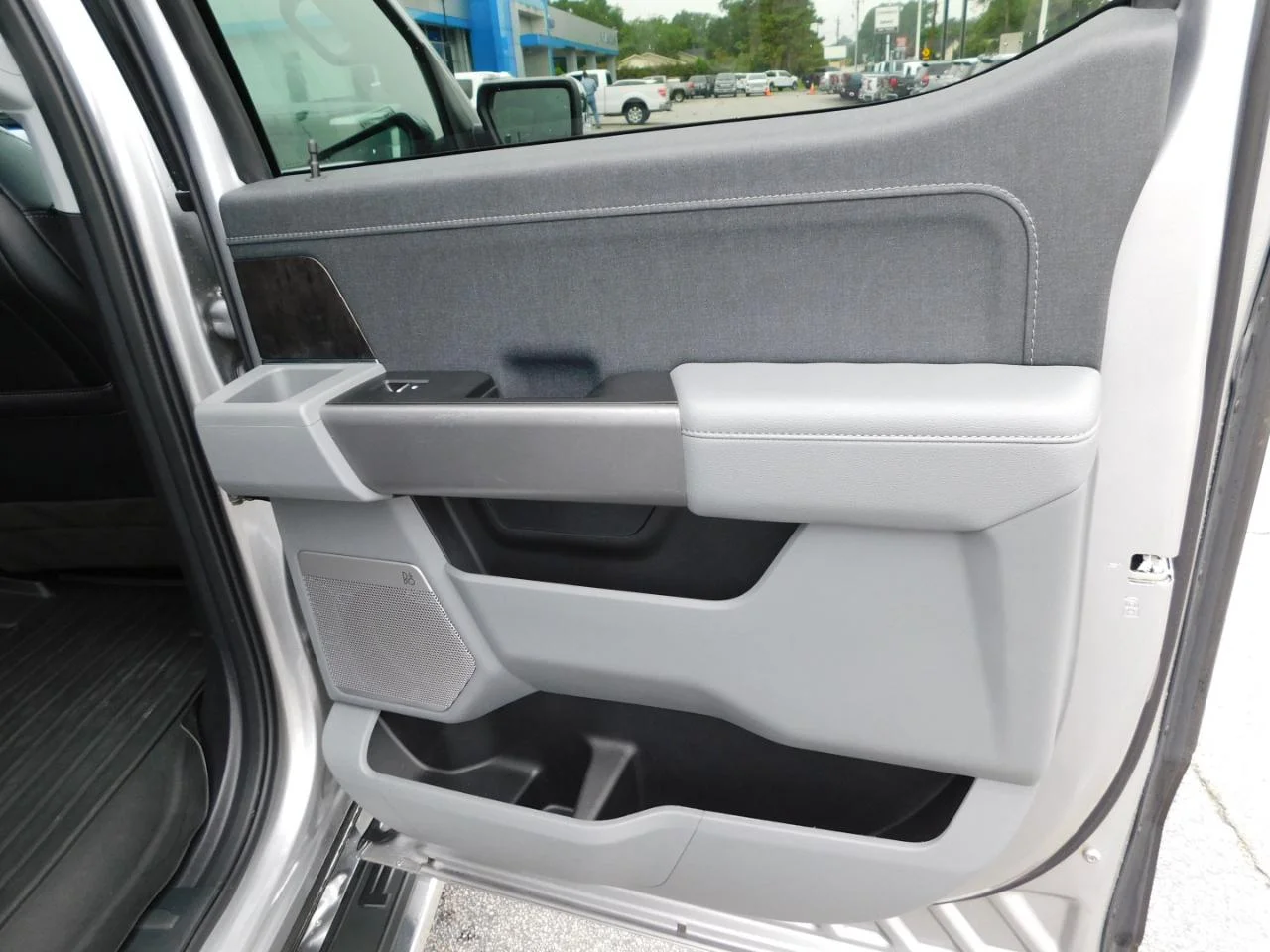 Used 2023 Iconic Silver Metallic Ford LARIAT 4WD SUPERCREW 6.5 ft image 13