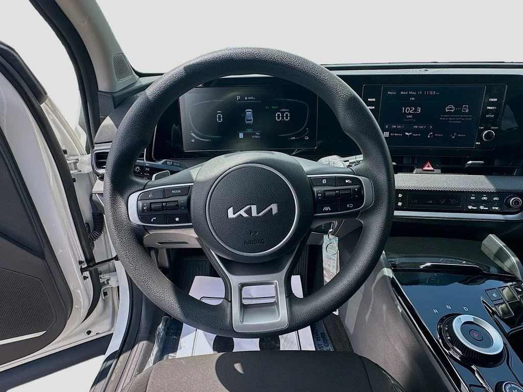 Certified Used 2025 White Kia LX image 11