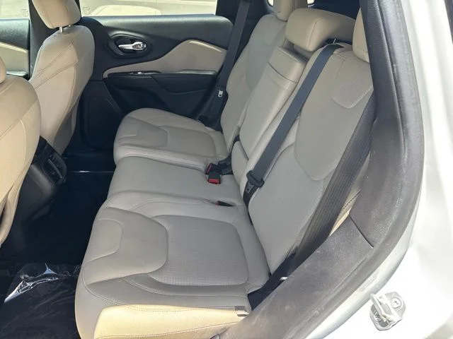 Used 2015 White Jeep Latitude image 16