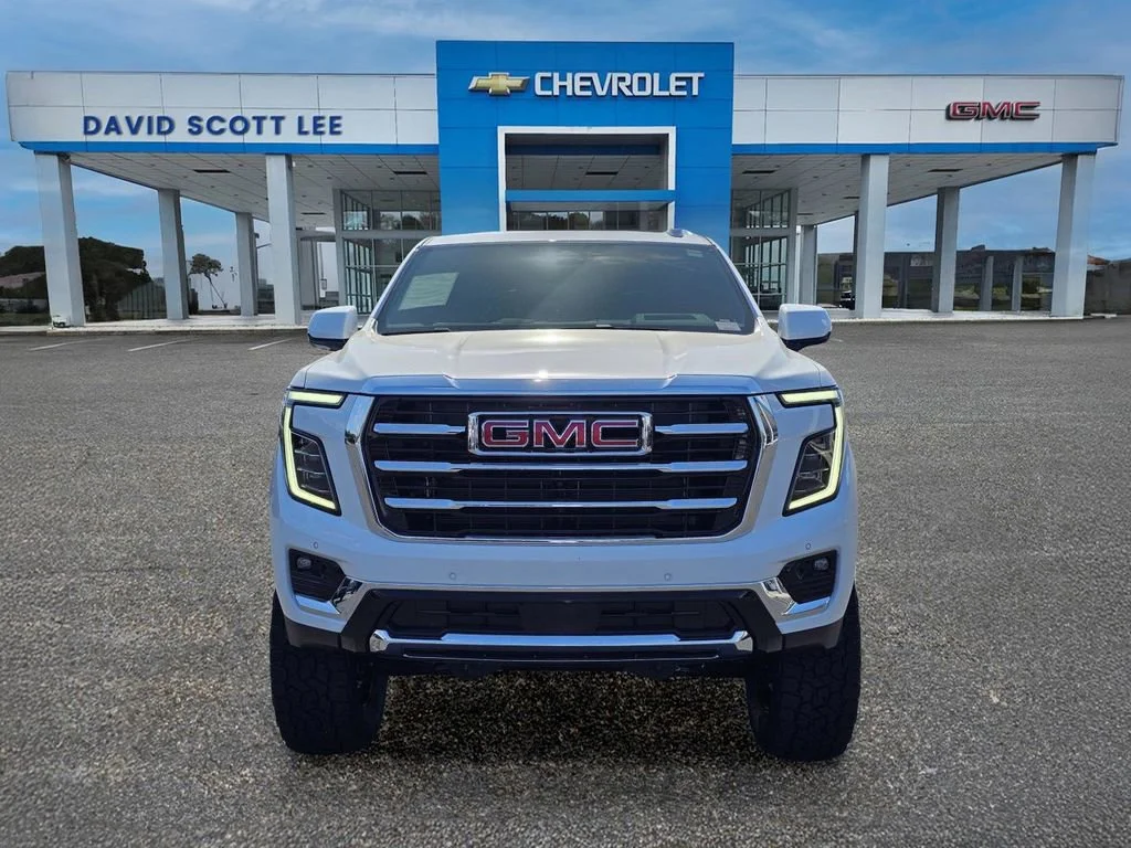 New 2026 Summit White GMC Elevation image 2