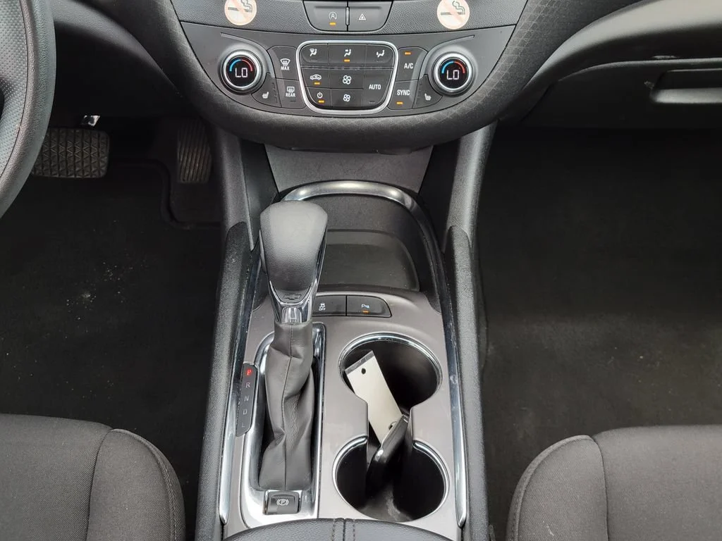 Used 2024 Summit White Chevrolet 1LT image 20