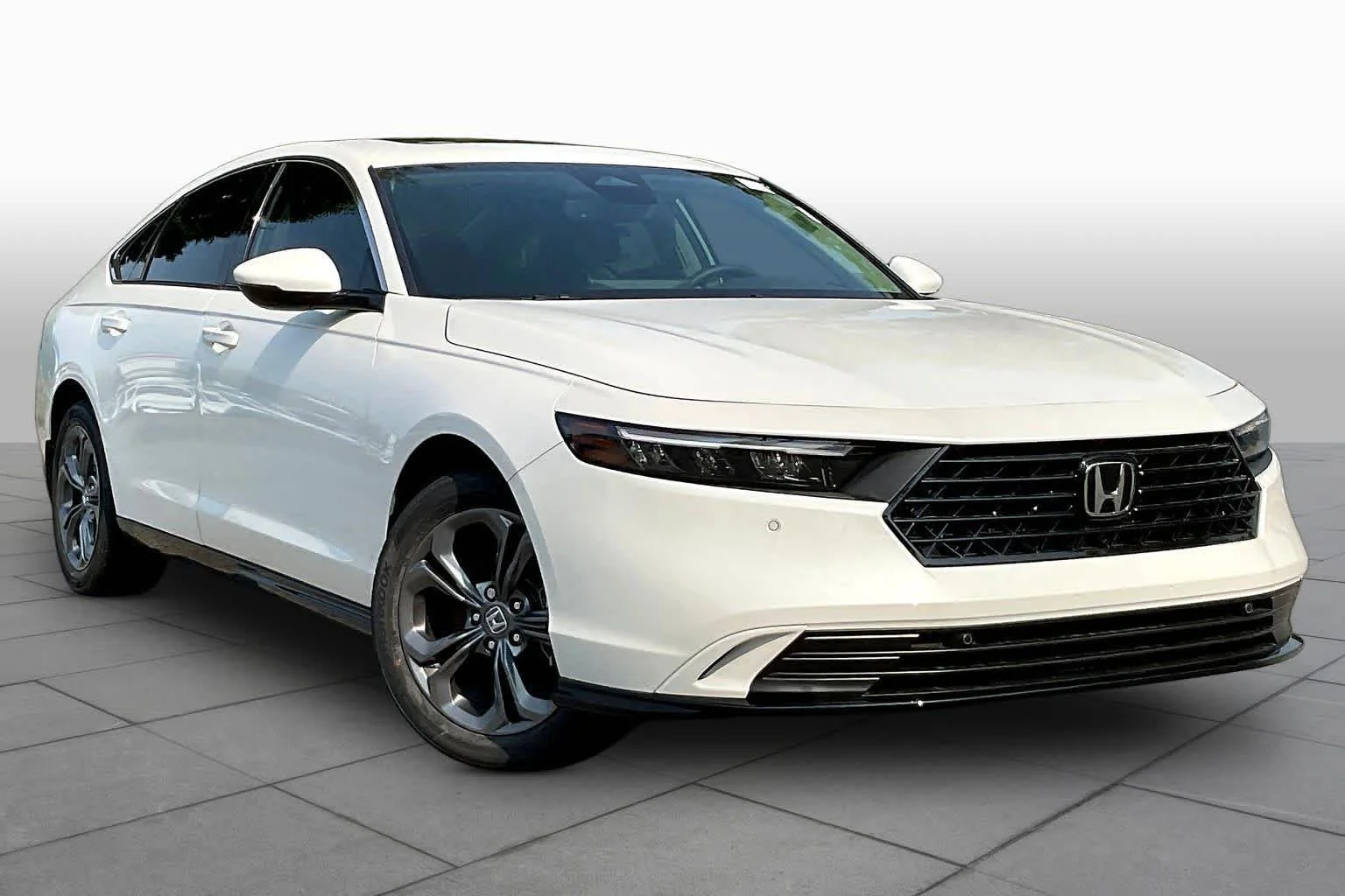 New 2026 Platinum White Pearl Honda EX-L image 2