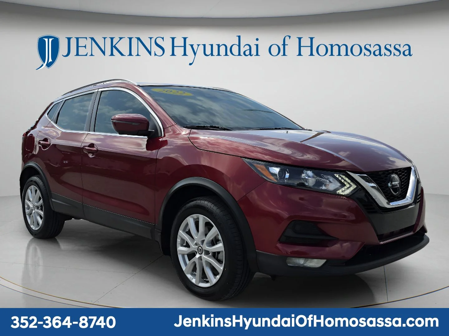 Used 2022 Red Nissan SV image 1