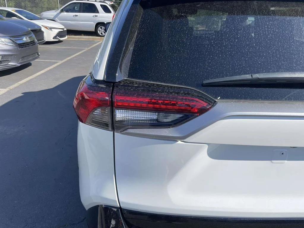 2022 Toyota RAV4 XSE - Photo 20
