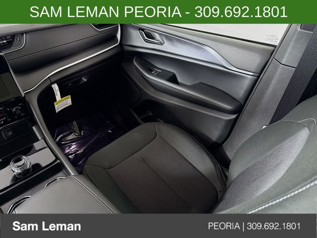 New 2026 Diamond Black Crystal Pearlcoat Jeep Laredo X image 23