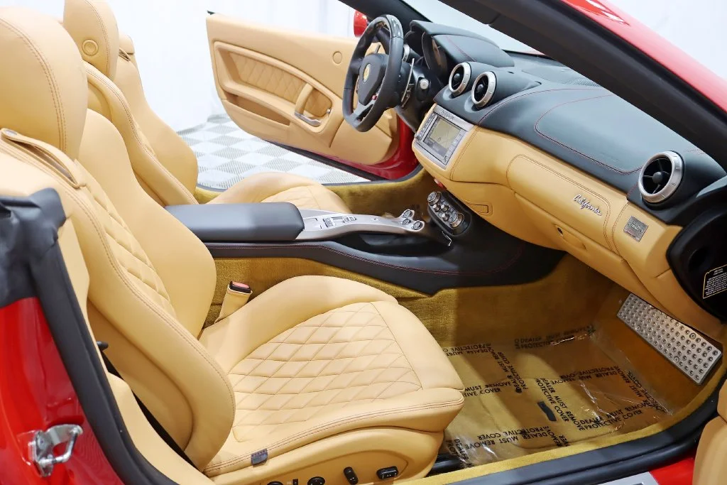 Used 2012 Red Ferrari Base image 26