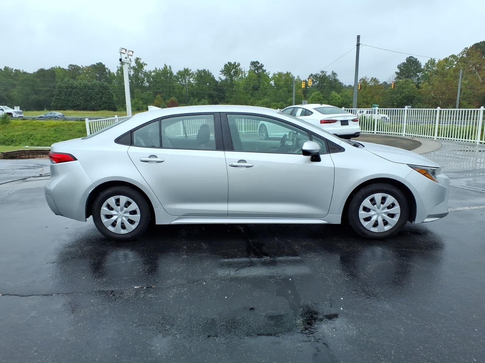 Used 2020 Classic Silver Metallic Toyota L image 9