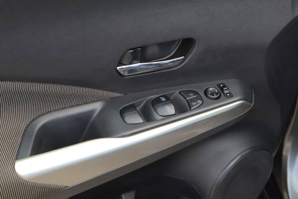 Used 2018 Gray Nissan SV image 19